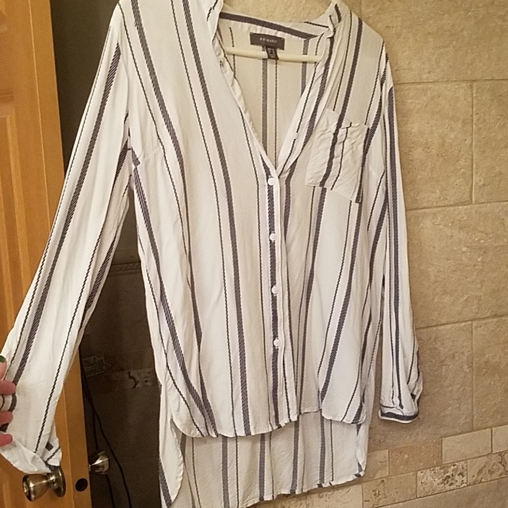 High Low Button Down - Picture 2 of 4
